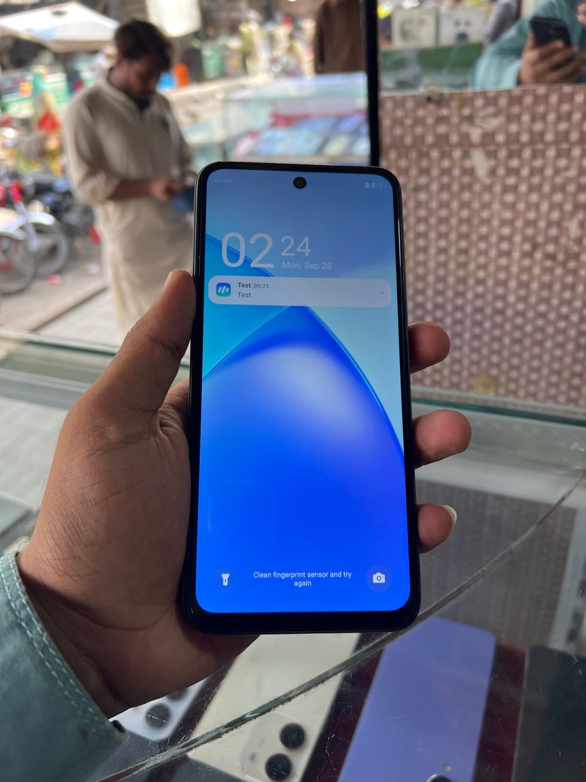 Infinix Smart 10 4GB / 128GB in Sleek Black — photo 4
