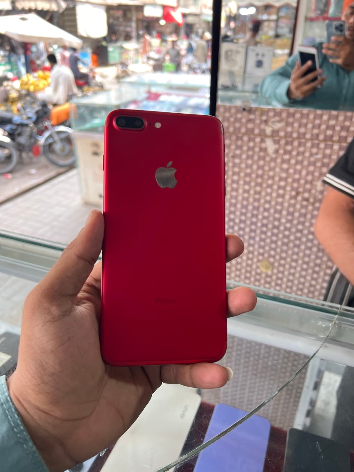 iPhone 7 Plus · 128GB