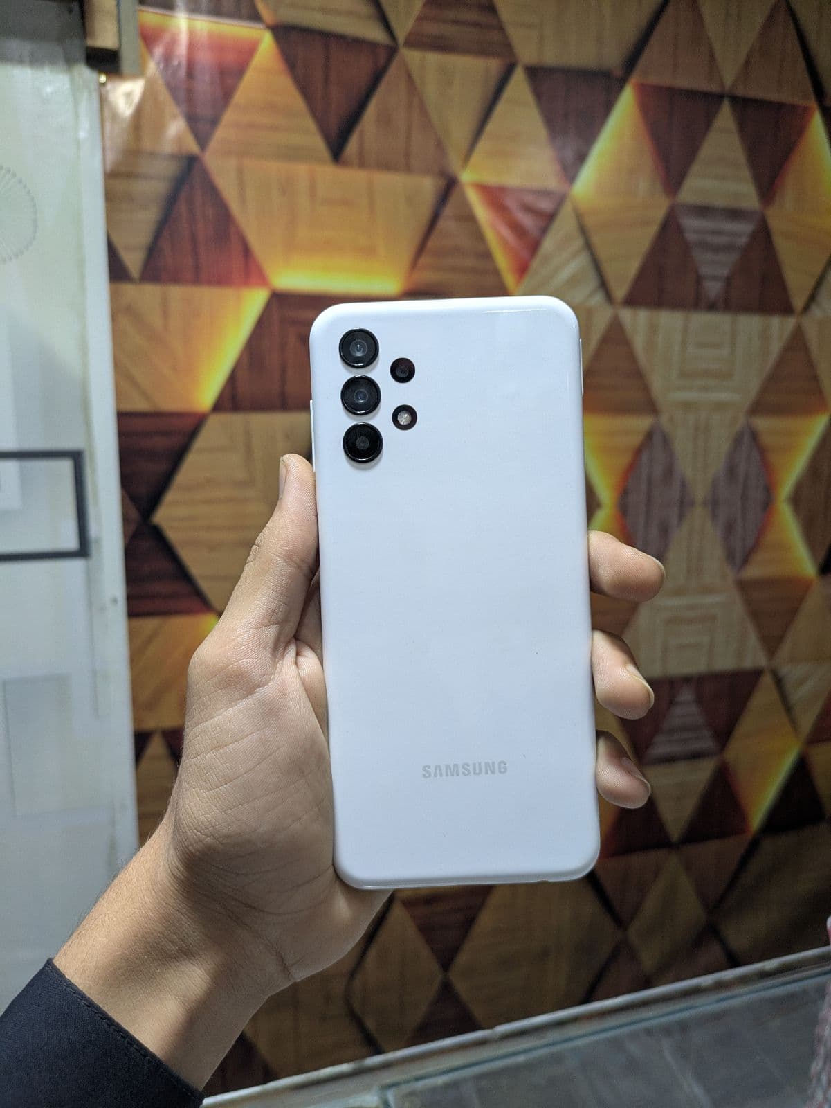 Samsung Galaxy A13 6GB / 128GB in White — photo 4