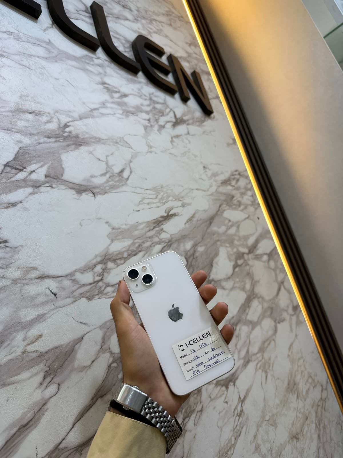 iPhone 13 · 128GB