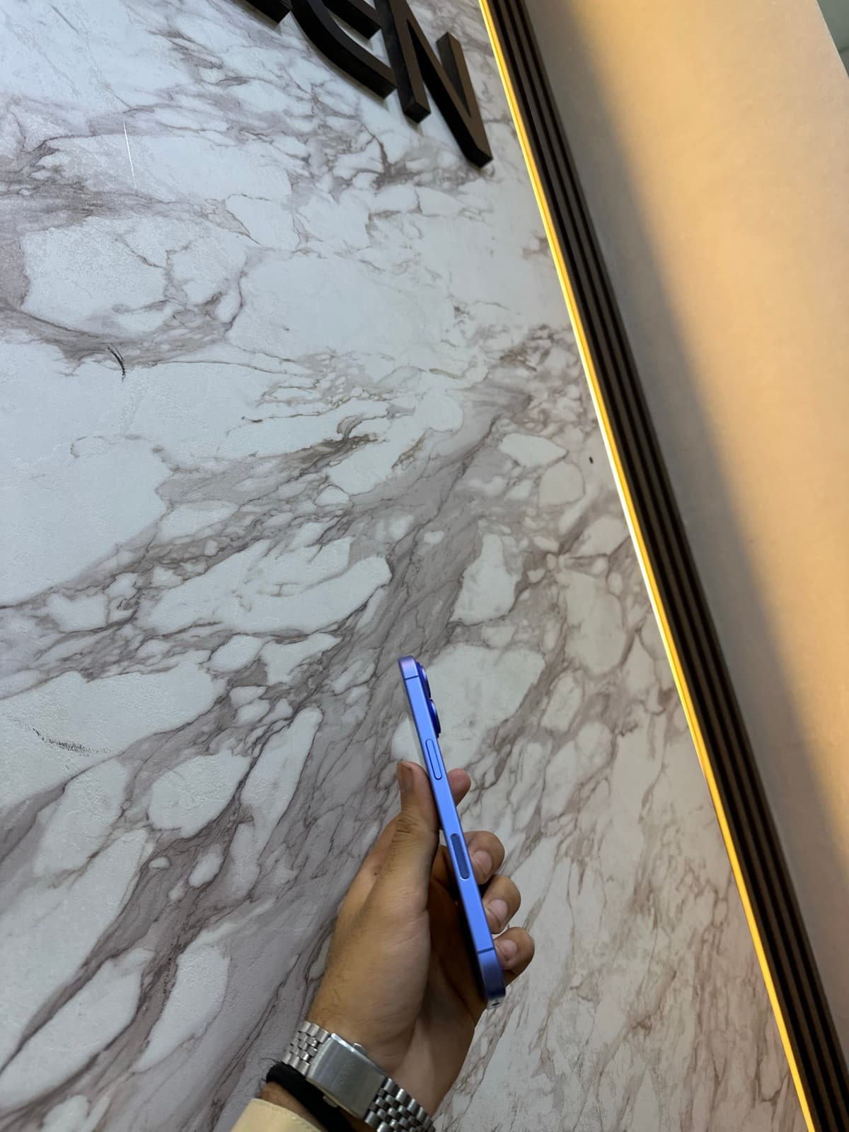 Apple iPhone 16 128GB in Ultramarine — photo 2