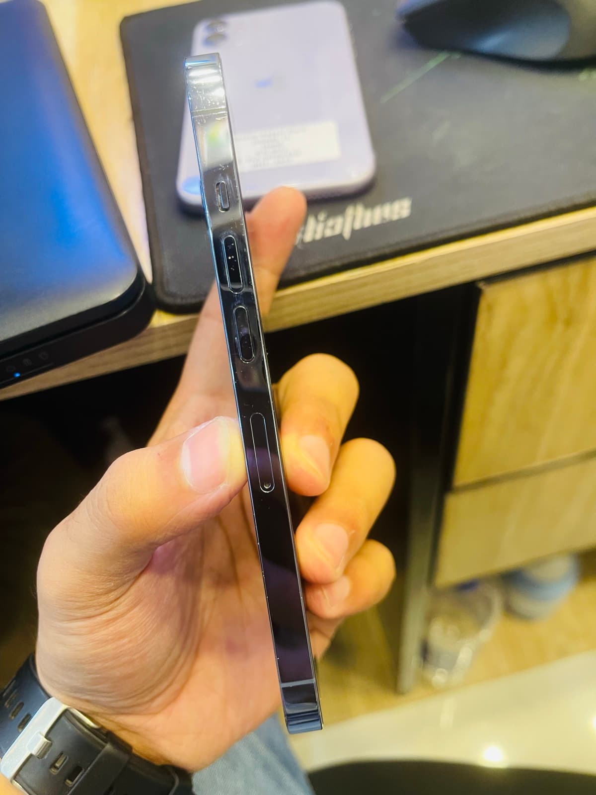 Apple iPhone 13 Pro 128GB in Sierra Blue — photo 3