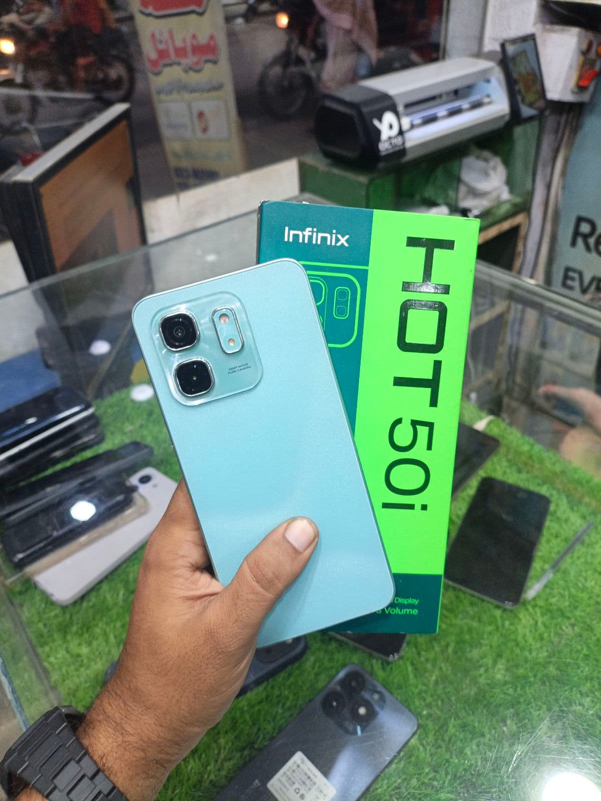 Infinix Hot 50i · 6GB / 128GB