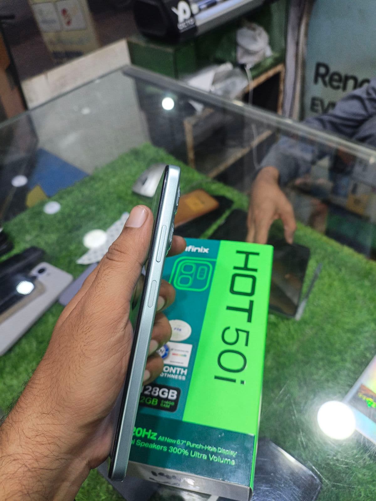 Infinix Hot 50i 6GB / 128GB in Sage Green — photo 4