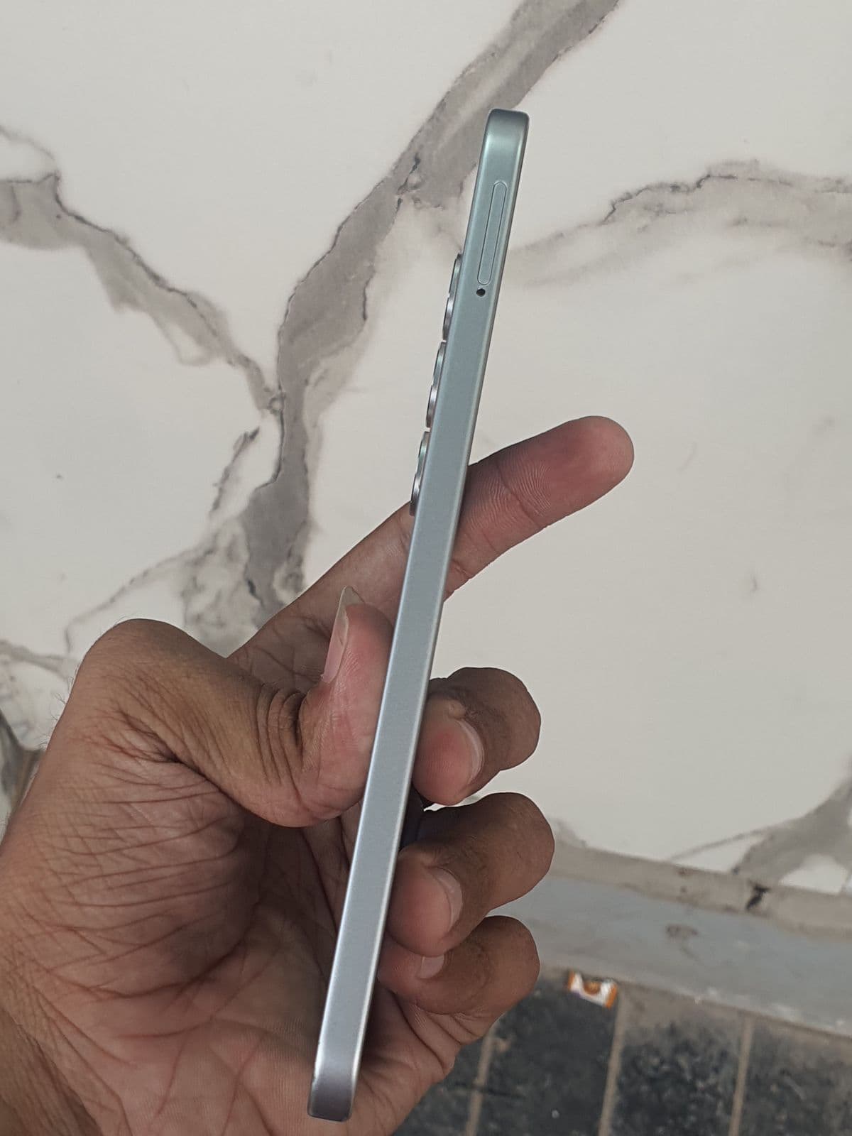Infinix Hot 60 Pro 8GB / 128GB in Titanium Silver — photo 2