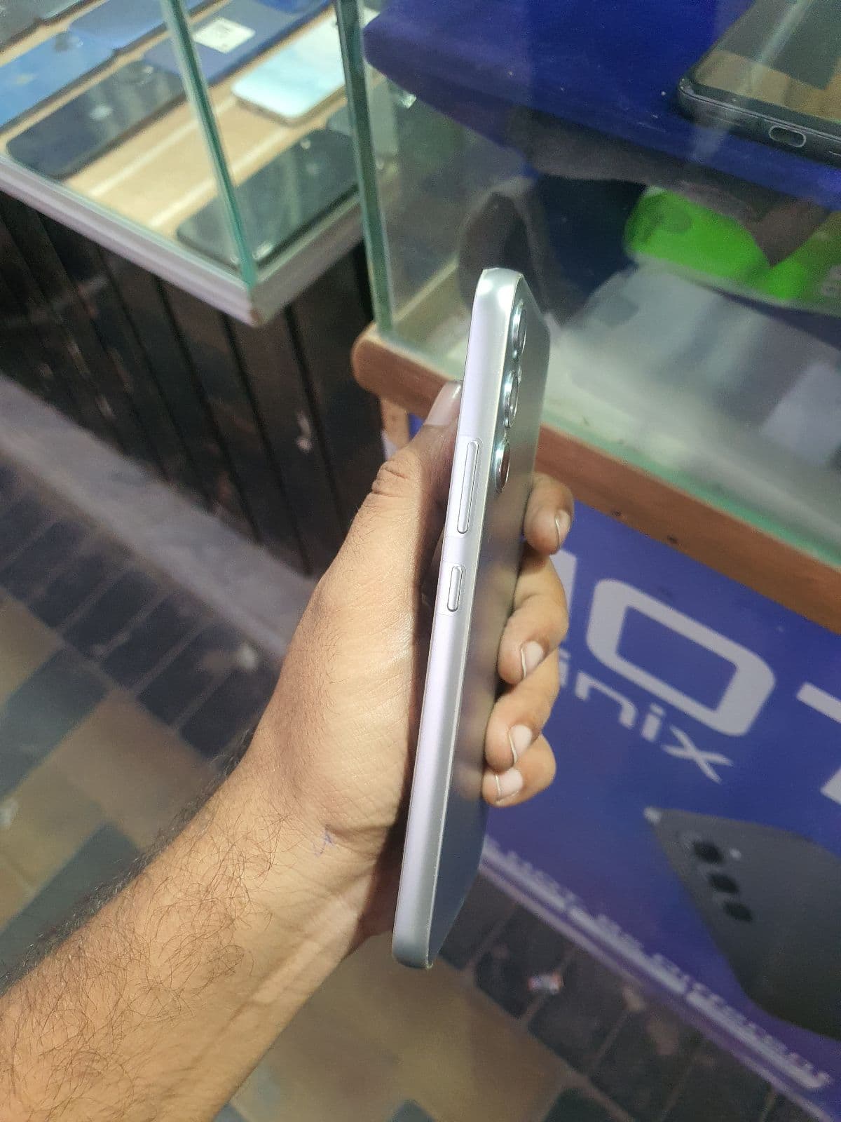 Samsung Galaxy A34 8GB / 256GB in Awesome Silver — photo 4