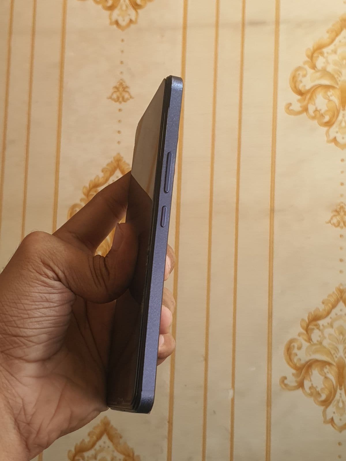 Vivo Y100 8GB / 256GB in Pacific Blue — photo 2