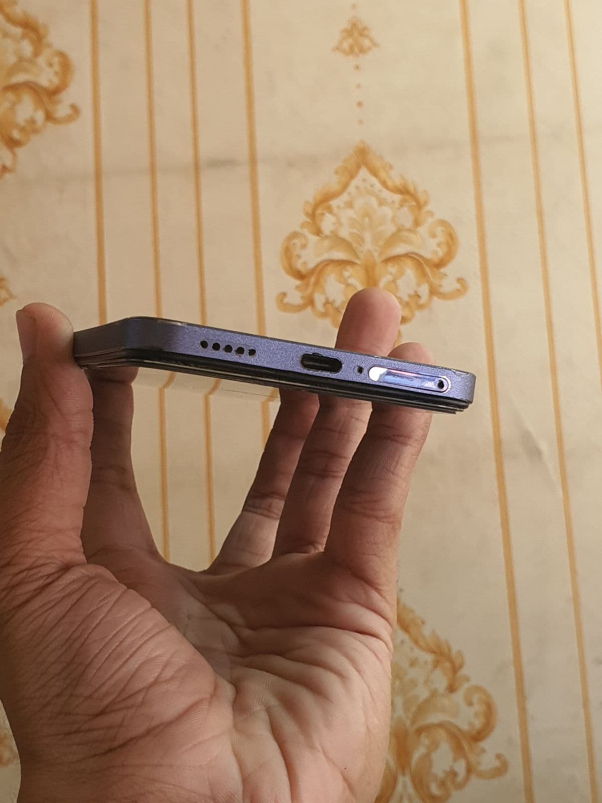 Vivo Y100 8GB / 256GB in Pacific Blue — photo 3