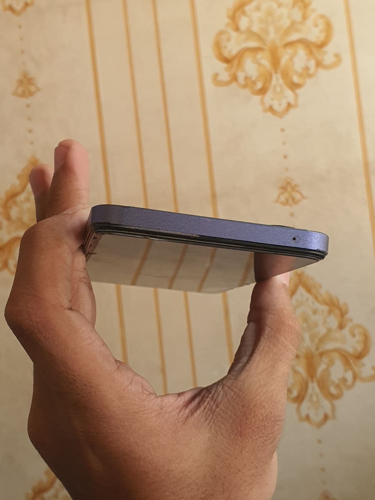Vivo Y100 8GB / 256GB in Pacific Blue — photo 4