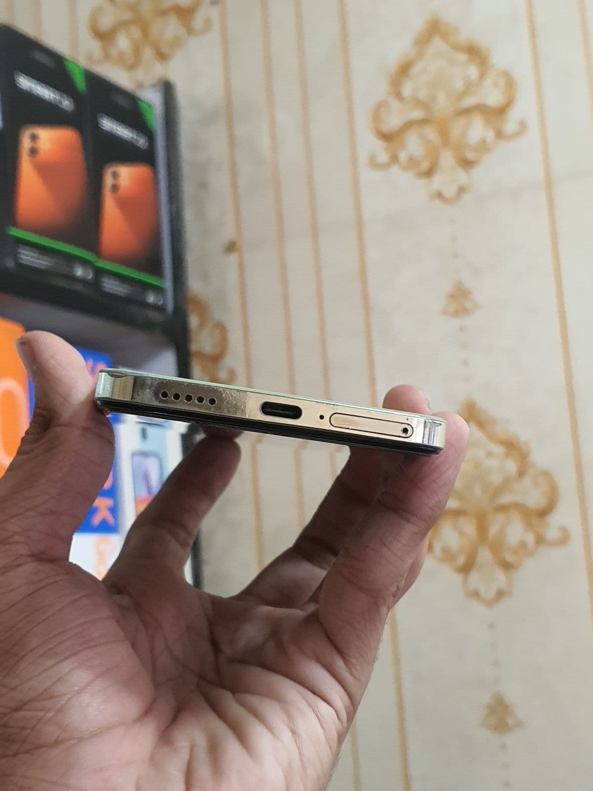 Vivo Y100 8GB / 256GB in Breeze Green — photo 2