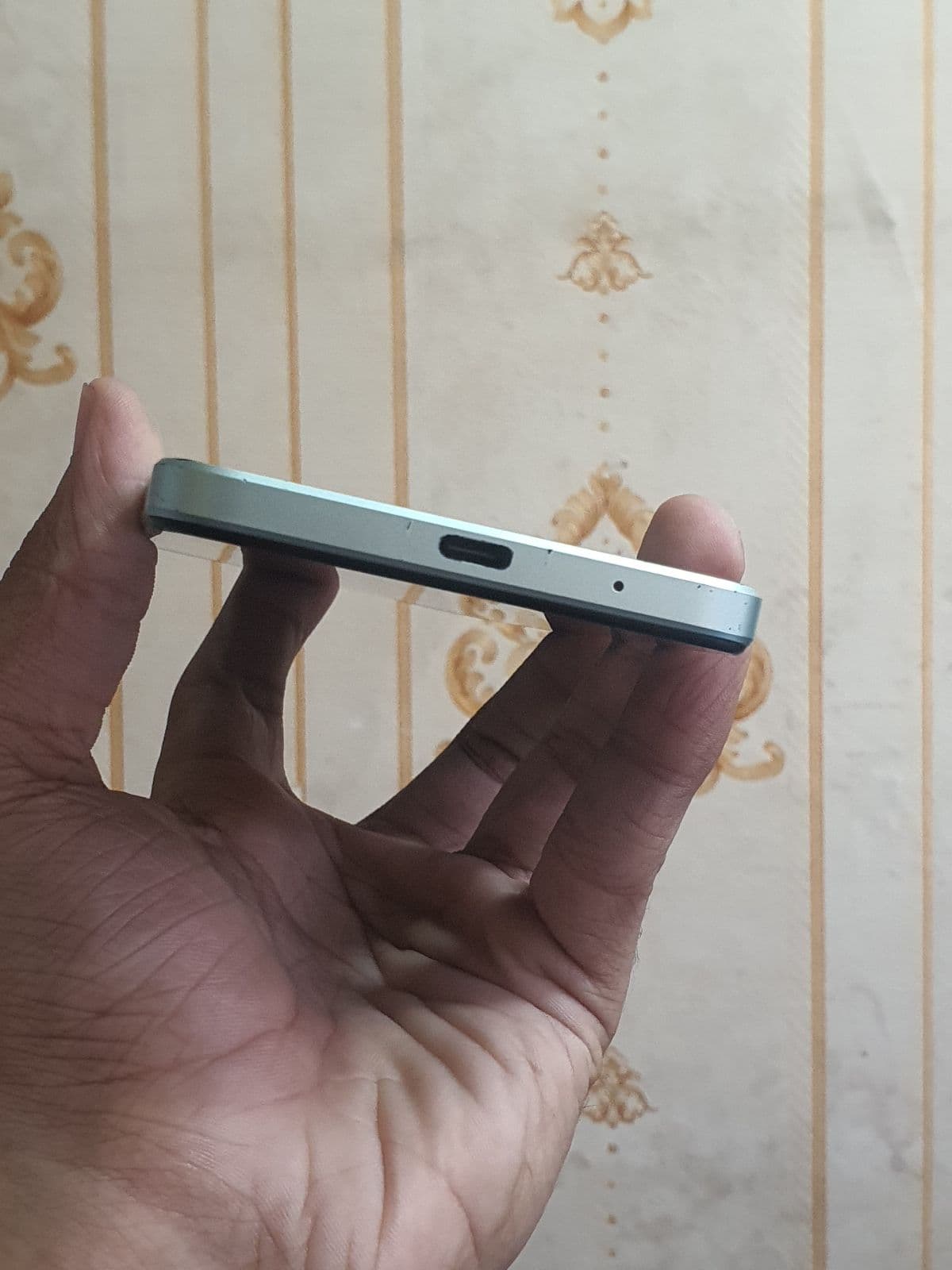 Xiaomi Redmi A3x 3GB / 64GB in Aurora Green — photo 2