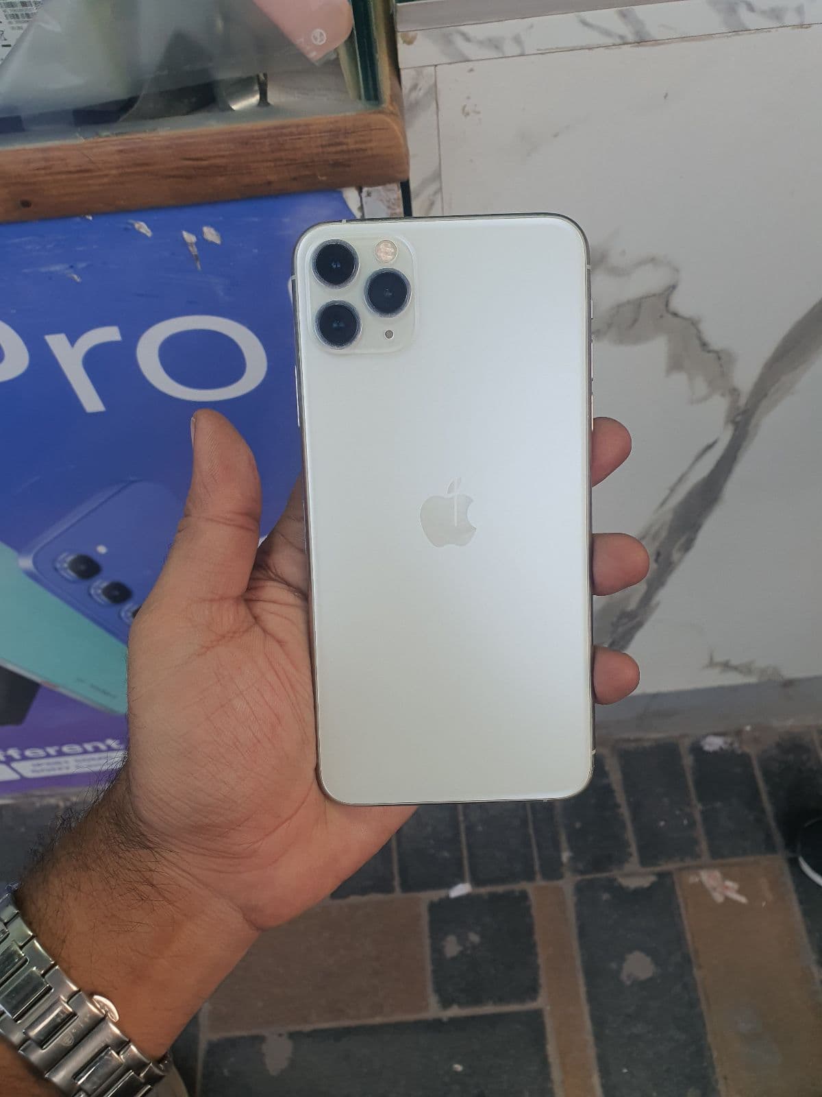 iPhone 11 Pro Max · 64GB