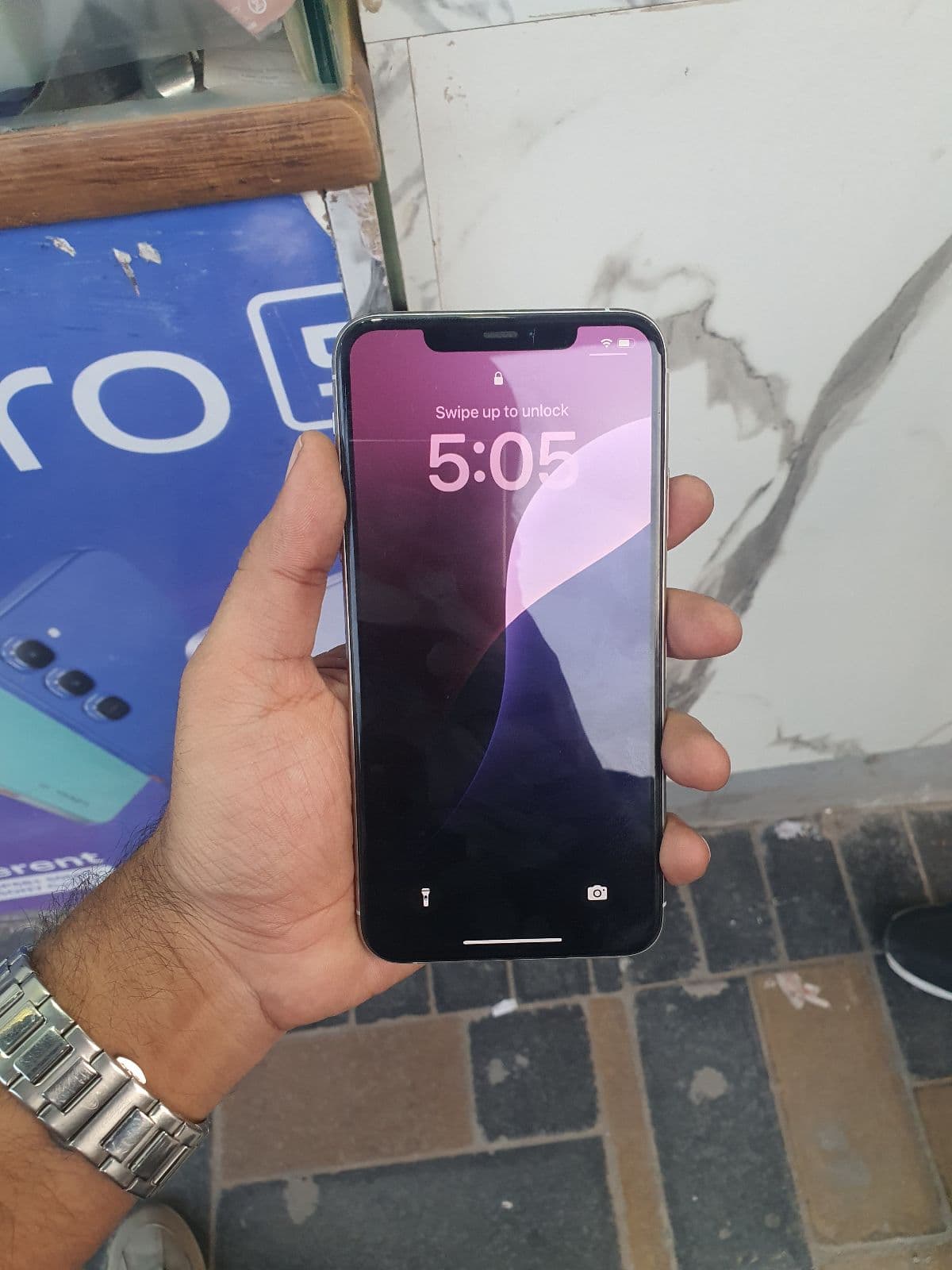 Apple iPhone 11 Pro Max 64GB in Silver — photo 2