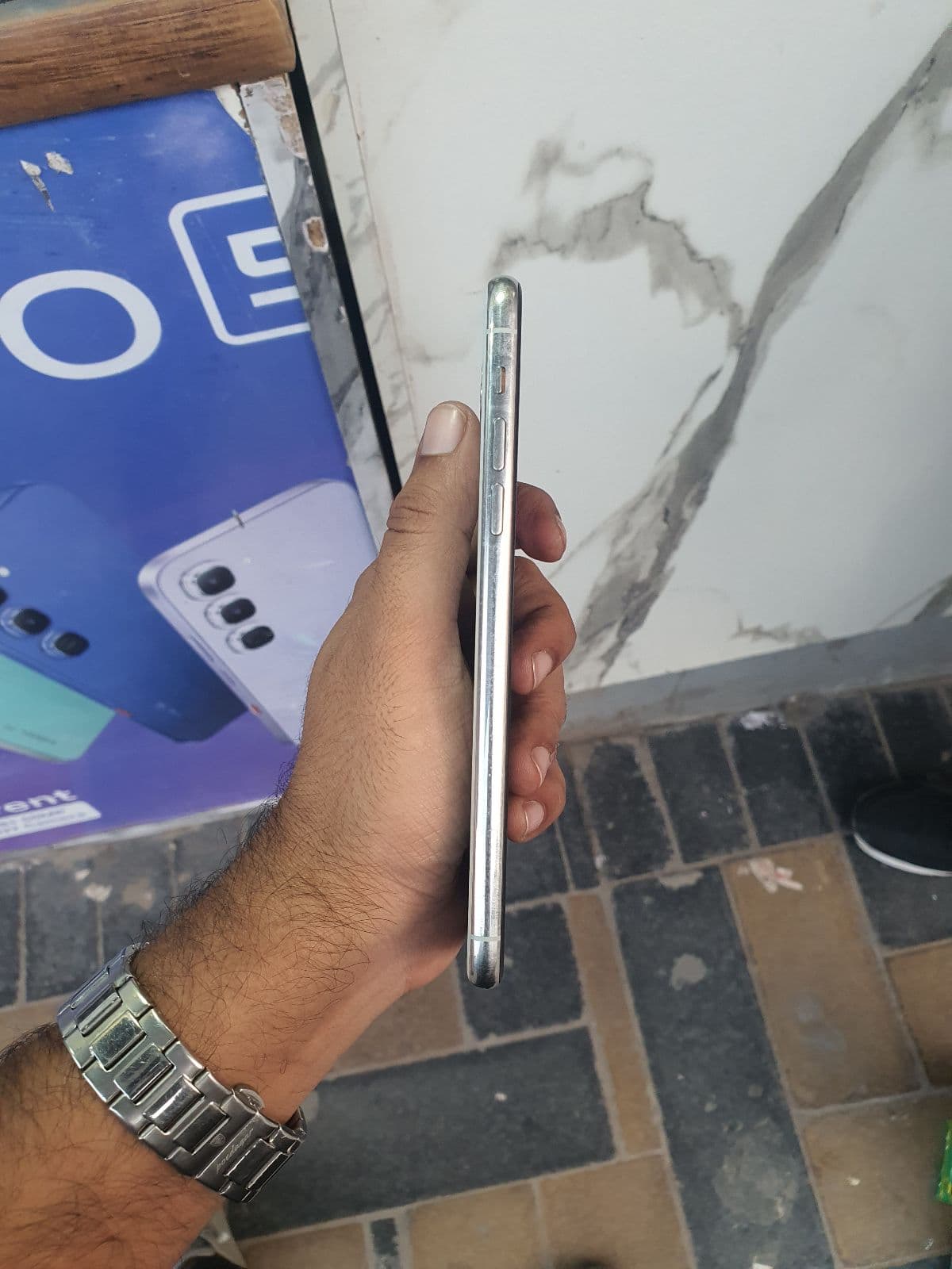 Apple iPhone 11 Pro Max 64GB in Silver — photo 3