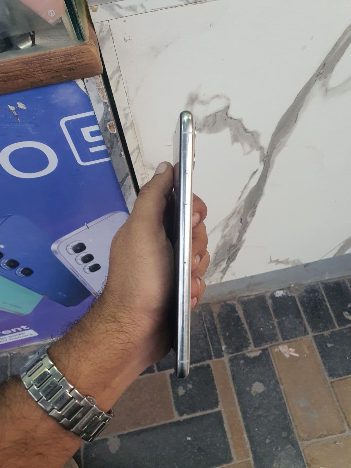 Apple iPhone 11 Pro Max 64GB in Silver — photo 4