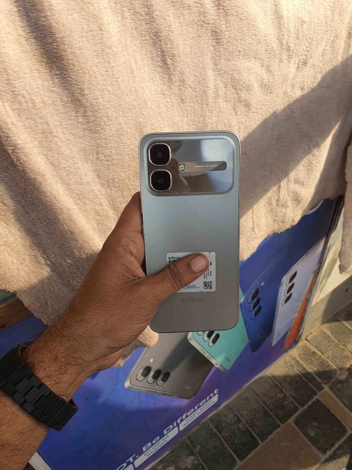 Infinix Smart 20 · 4GB / 64GB