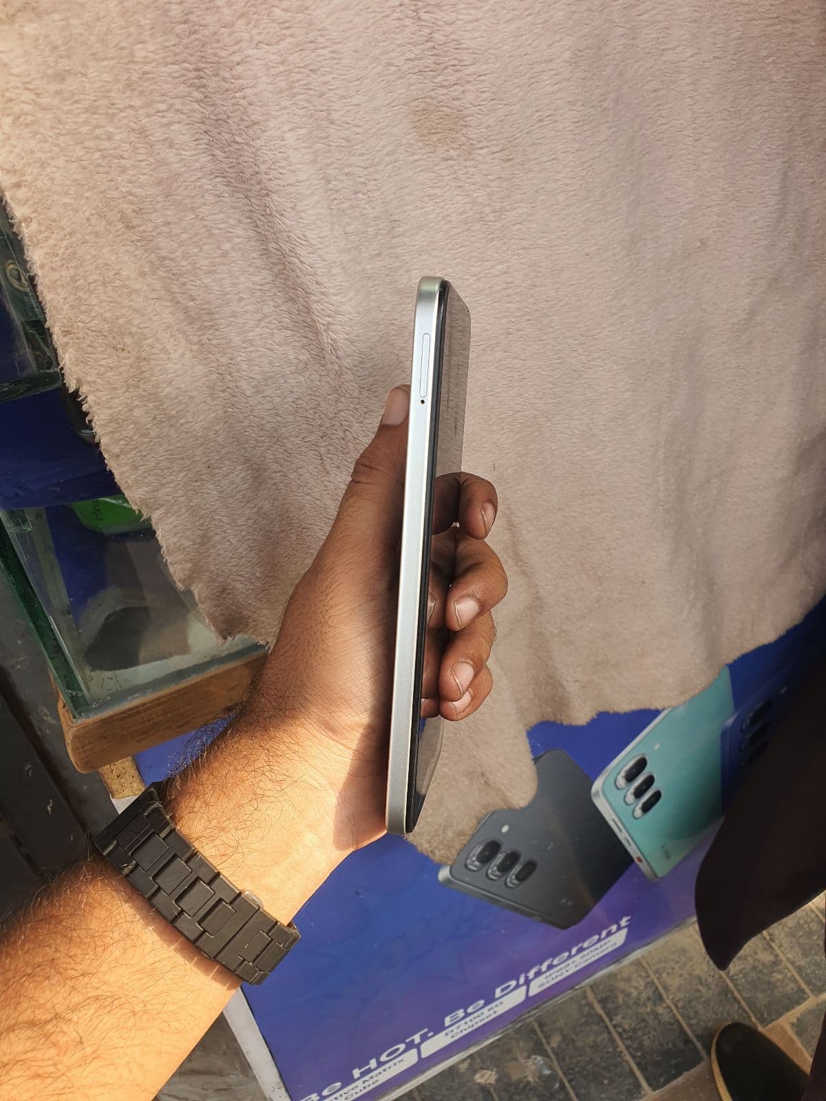 Infinix Smart 20 4GB / 64GB in Polaris Titanium — photo 3