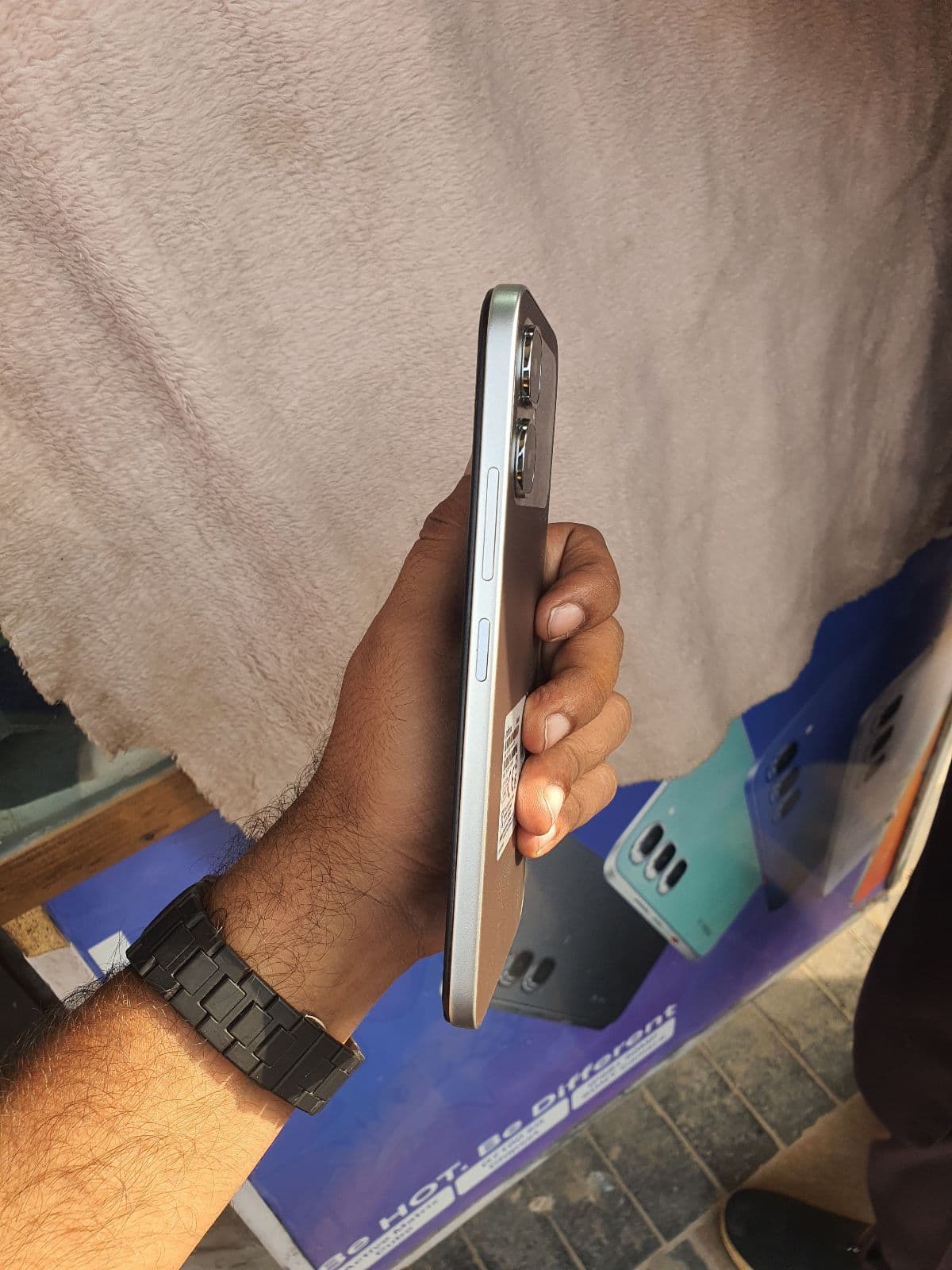 Infinix Smart 20 4GB / 64GB in Polaris Titanium — photo 4