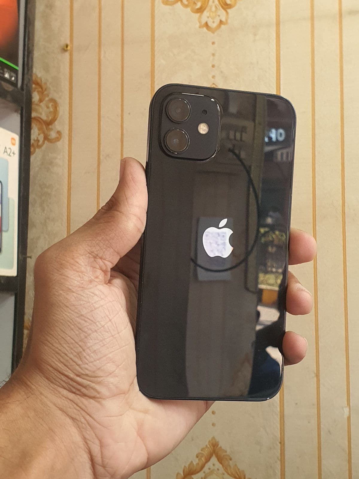 Apple iPhone 12 64GB in Black — photo 1