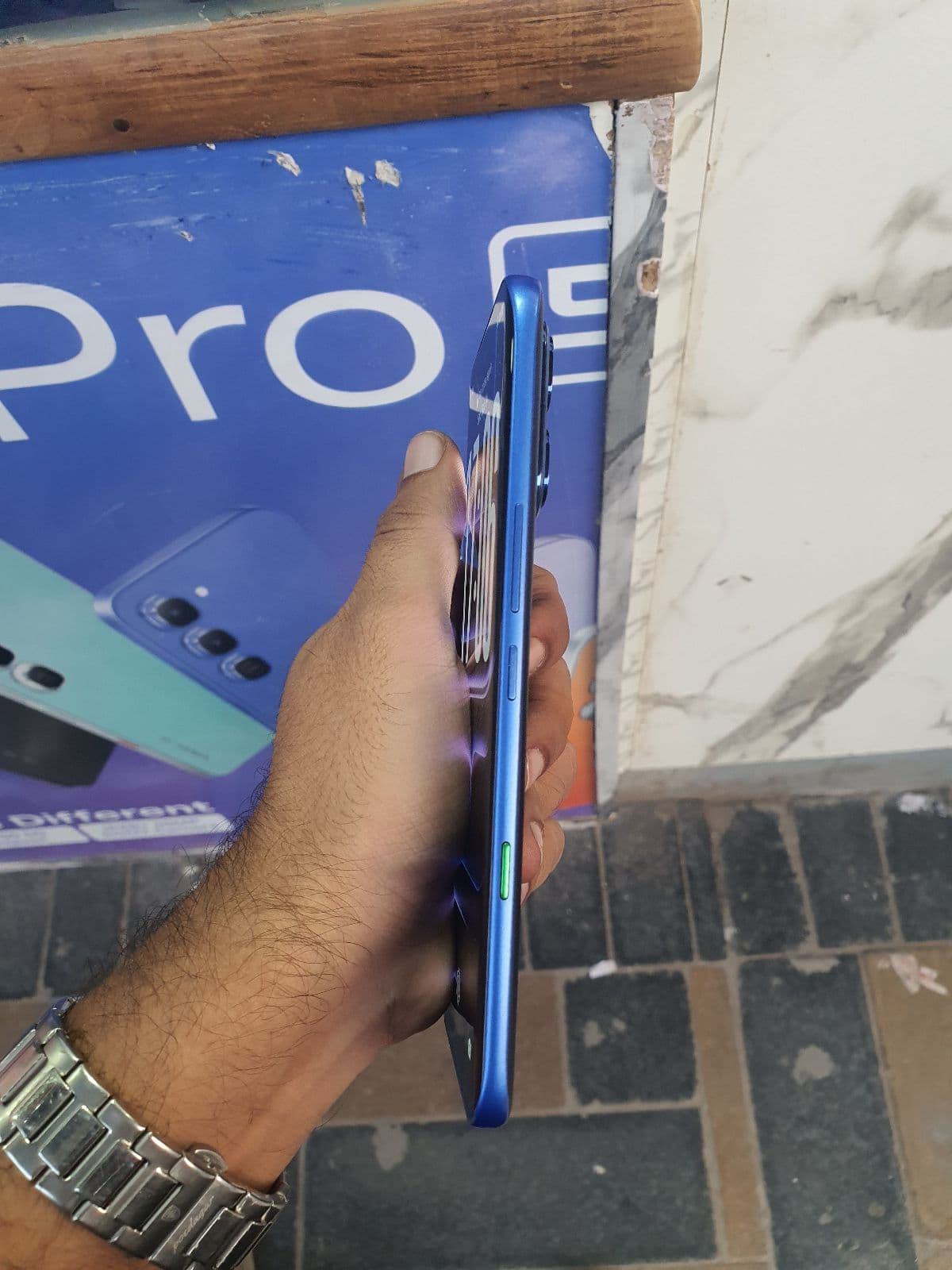 Infinix Note Edge 8GB / 256GB in Stellar Blue — photo 4