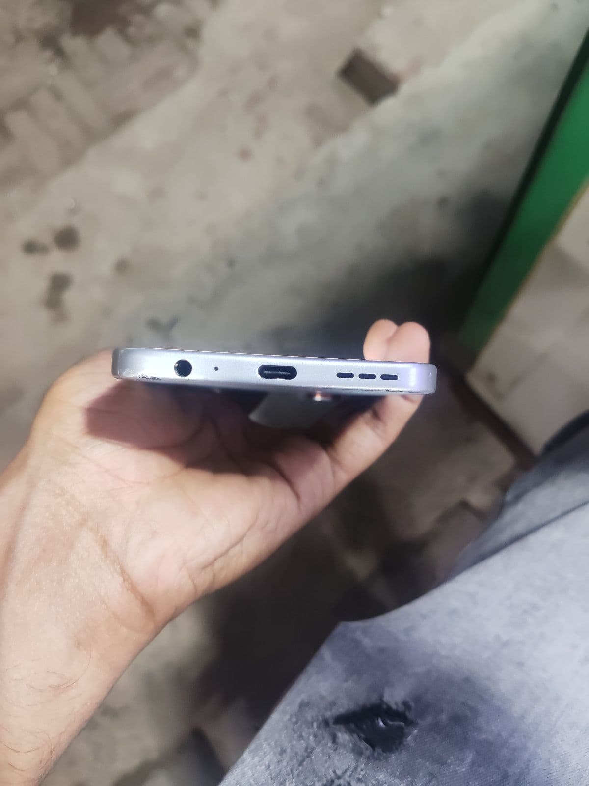 Infinix Hot 60 Pro 8GB / 128GB in Titanium Silver — photo 3