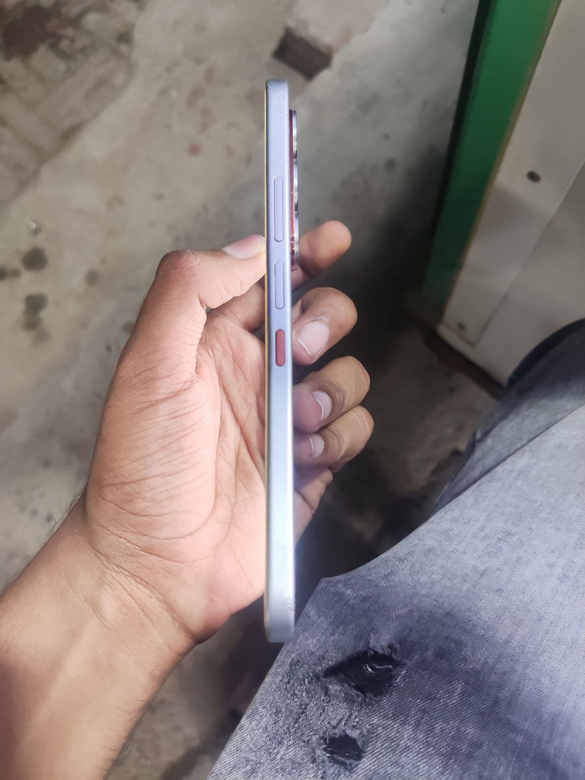 Infinix Hot 60 Pro 8GB / 128GB in Titanium Silver — photo 4