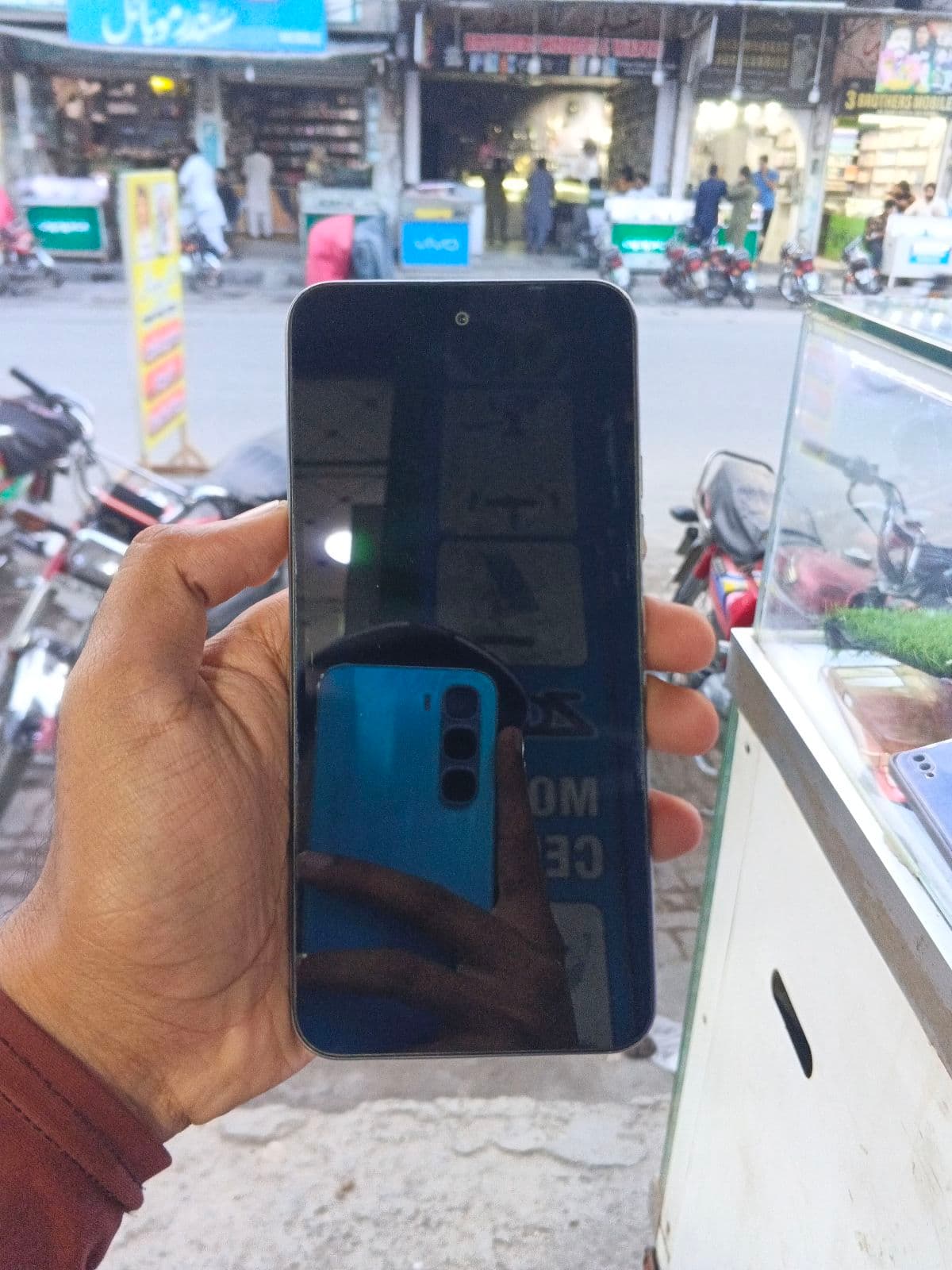Tecno Spark Go 2 4GB / 64GB in Titanium Grey — photo 2