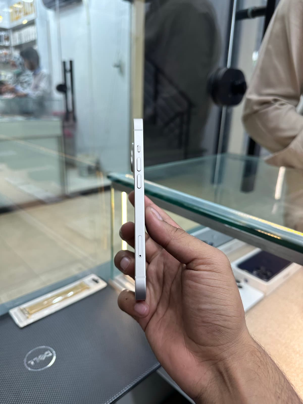 Apple iPhone 14 128GB in Starlight — photo 2