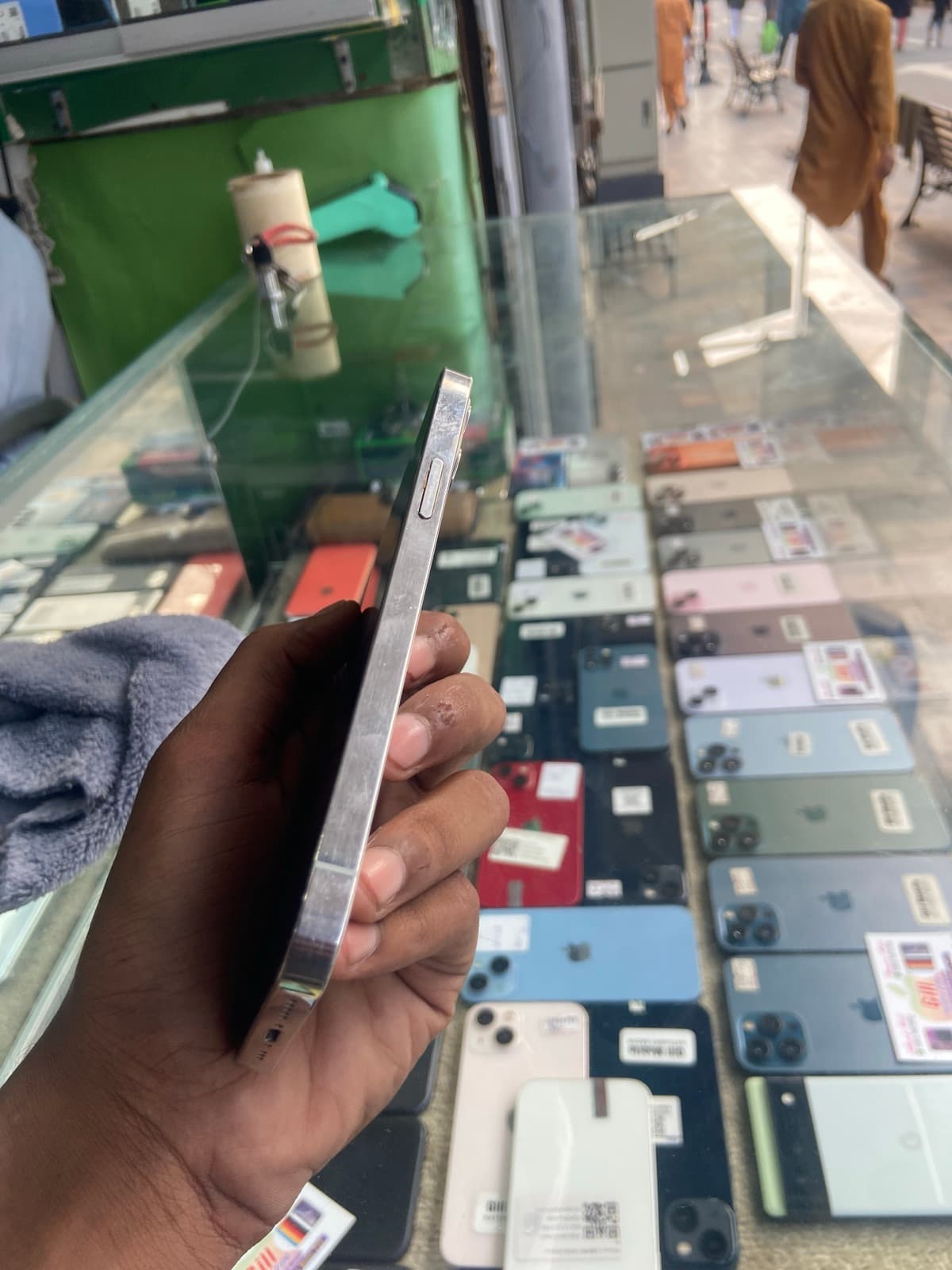 Apple iPhone 12 Pro 128GB in Silver — photo 4