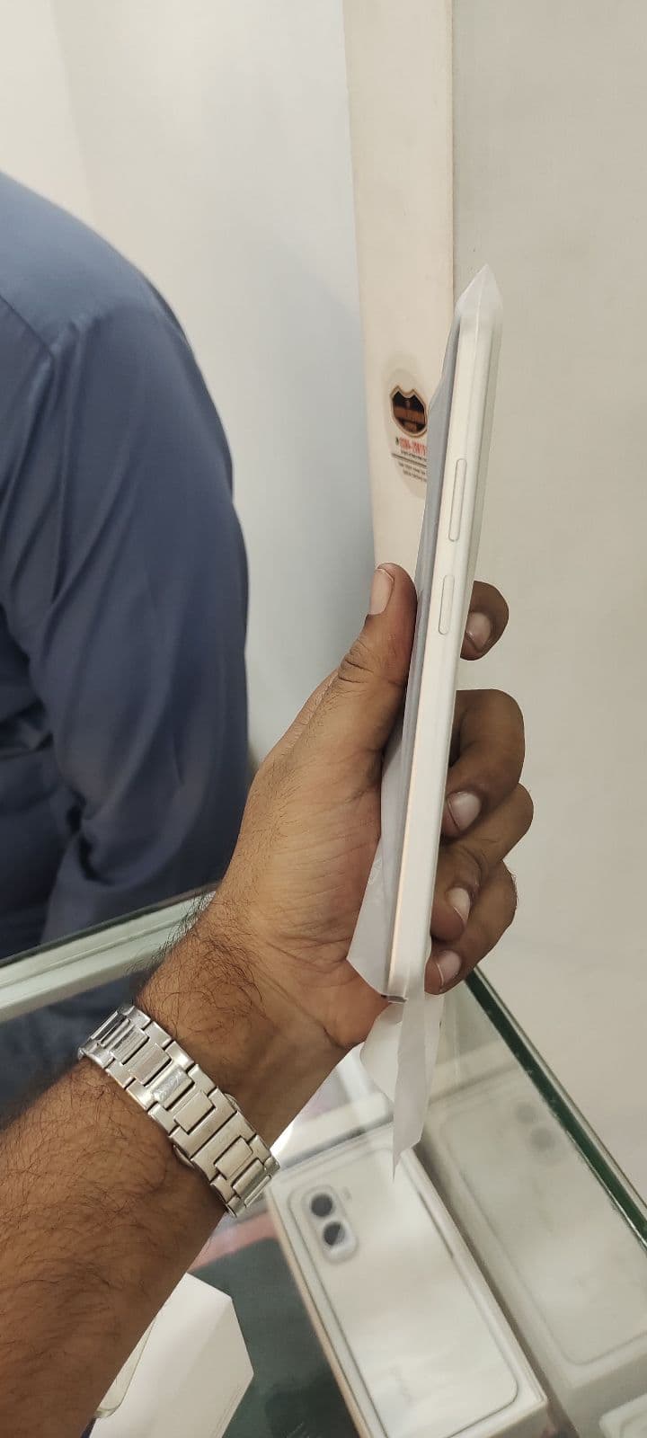Realme C100x 6GB / 128GB in Golden Coast — photo 4