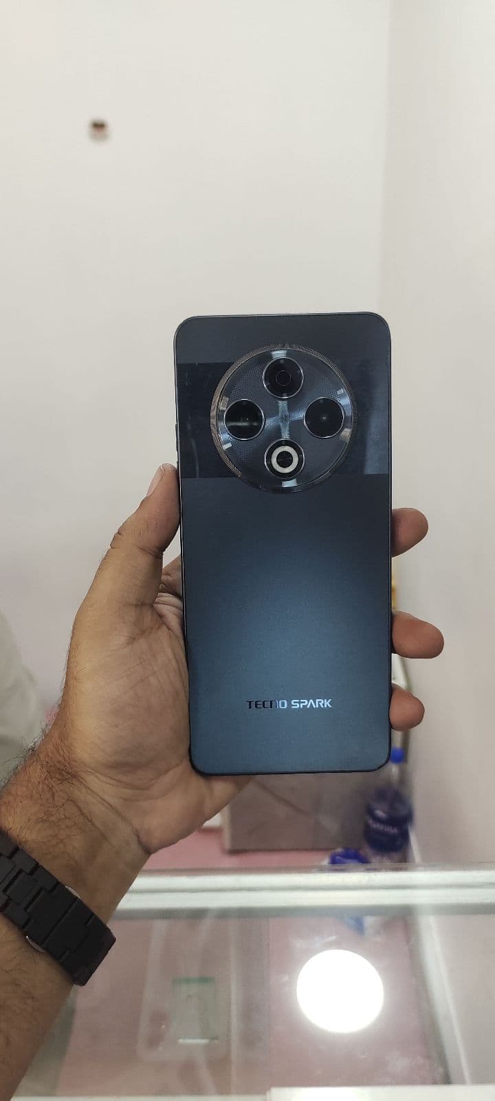 Tecno Spark 30 8GB / 128GB in Obsidian Black — photo 1