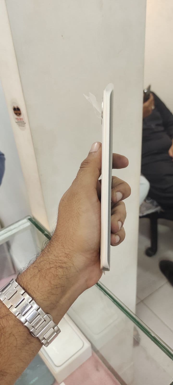 Vivo V80 Lite 8GB/256GB in Silk White — photo 4
