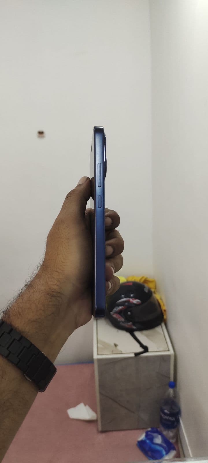 Oppo Reno 15 F 5G 8GB / 256GB in Aurora Blue — photo 4