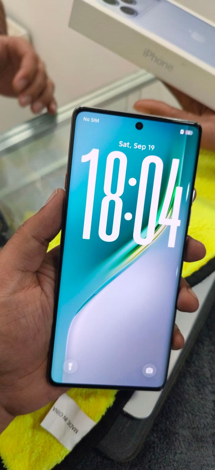 Tecno Camon 40 Pro 5G 8GB / 256GB in Emerald Lake Green — photo 2