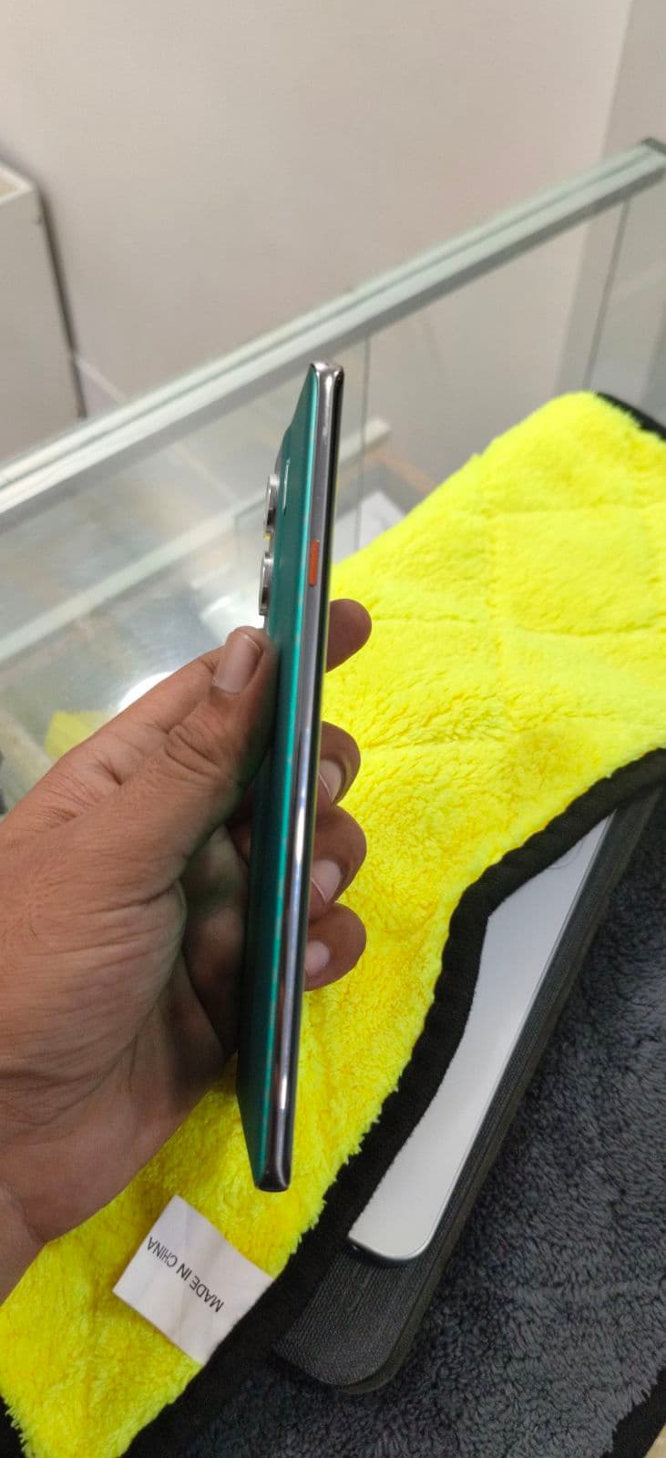 Tecno Camon 40 Pro 5G 8GB / 256GB in Emerald Lake Green — photo 3