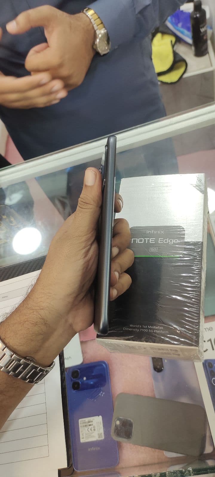 Infinix Note Edge 8GB / 256GB in Shadow Black — photo 4
