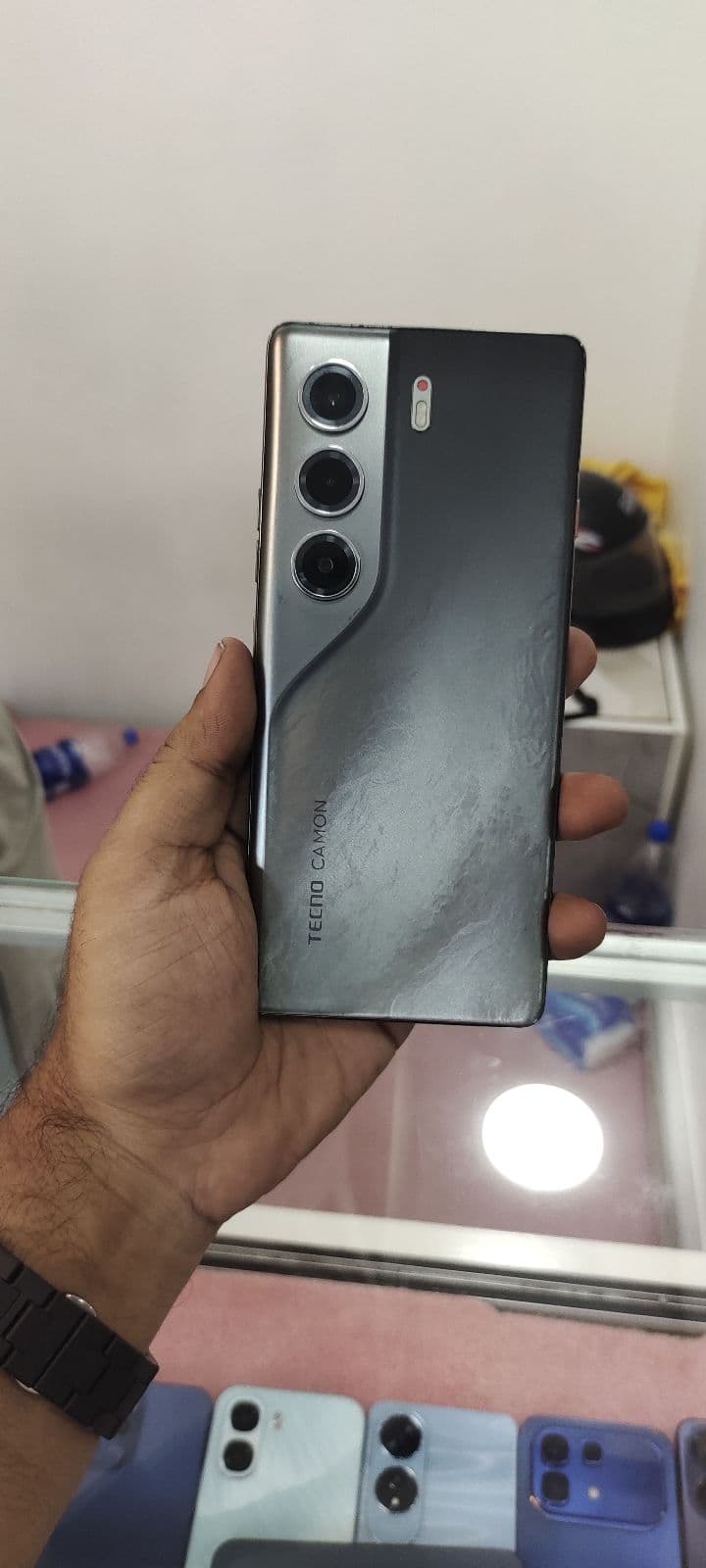 Tecno Camon 40 Pro 5G 8GB / 256GB in Galaxy Black — photo 1