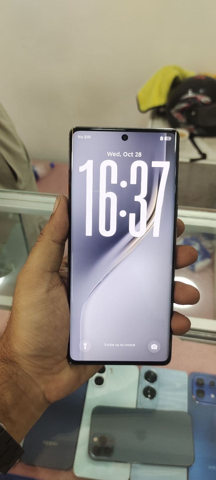 Tecno Camon 40 Pro 5G 8GB / 256GB in Galaxy Black — photo 2