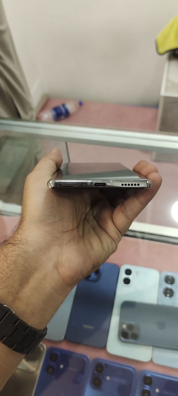 Tecno Camon 40 Pro 5G 8GB / 256GB in Galaxy Black — photo 5