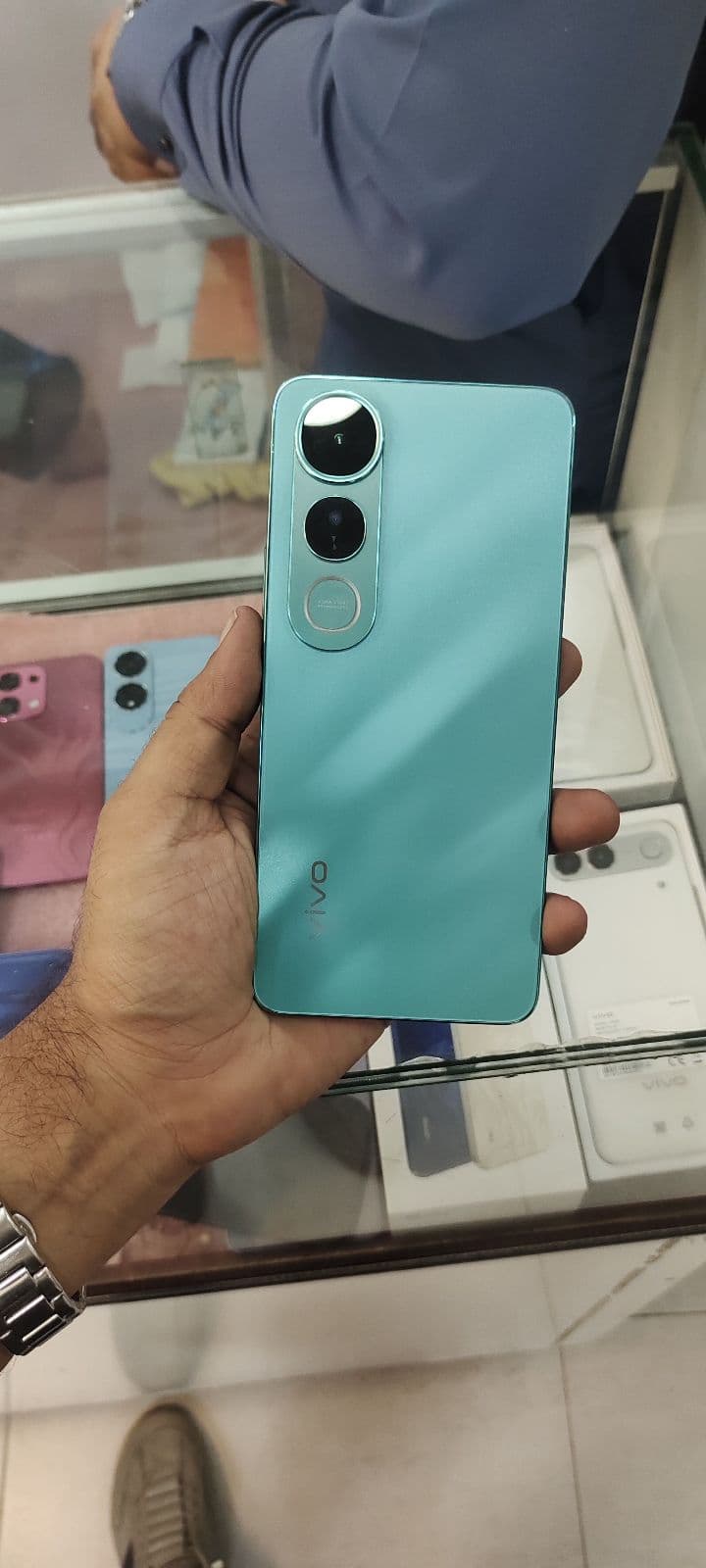 Vivo V50 Lite · 8GB / 256GB