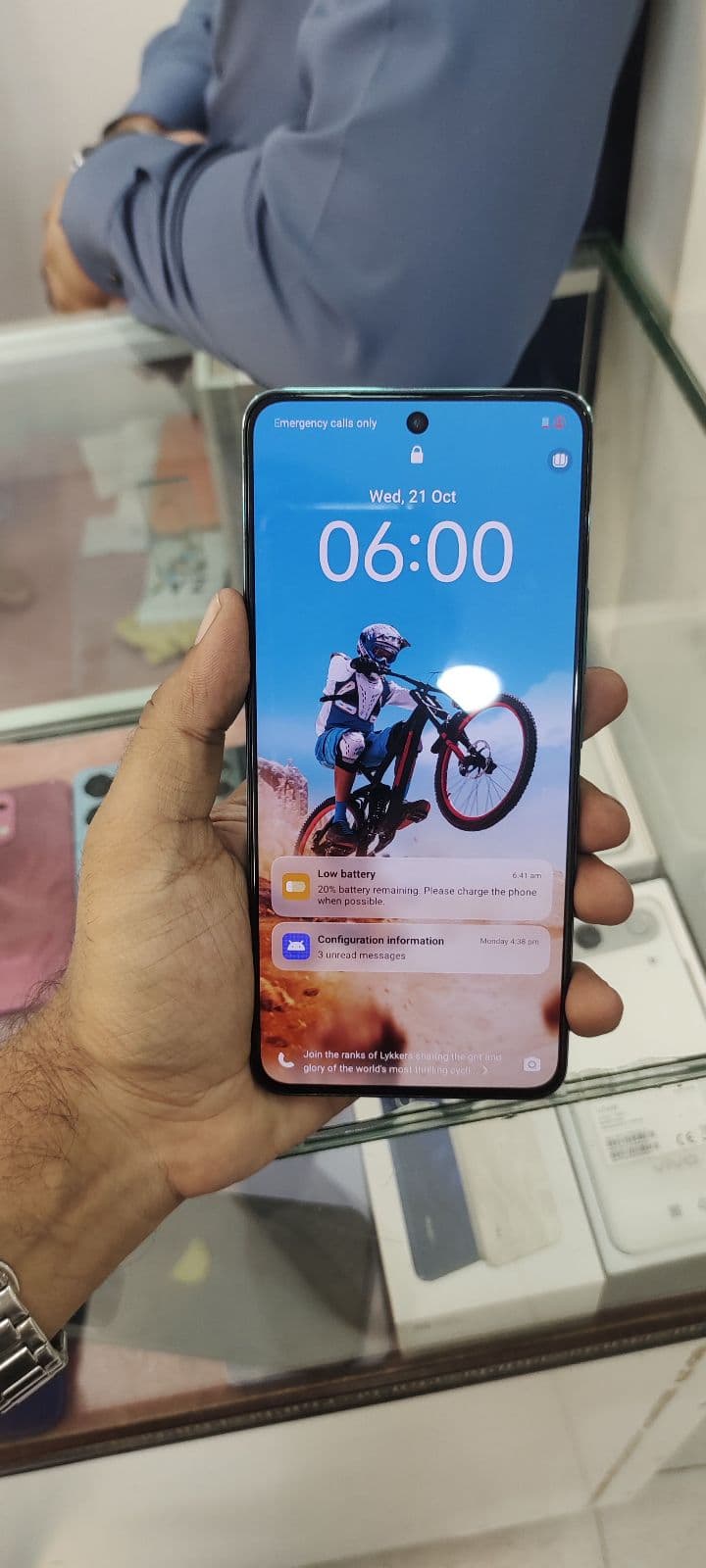 Vivo V50 Lite 8GB / 256GB in Silk Green — photo 2