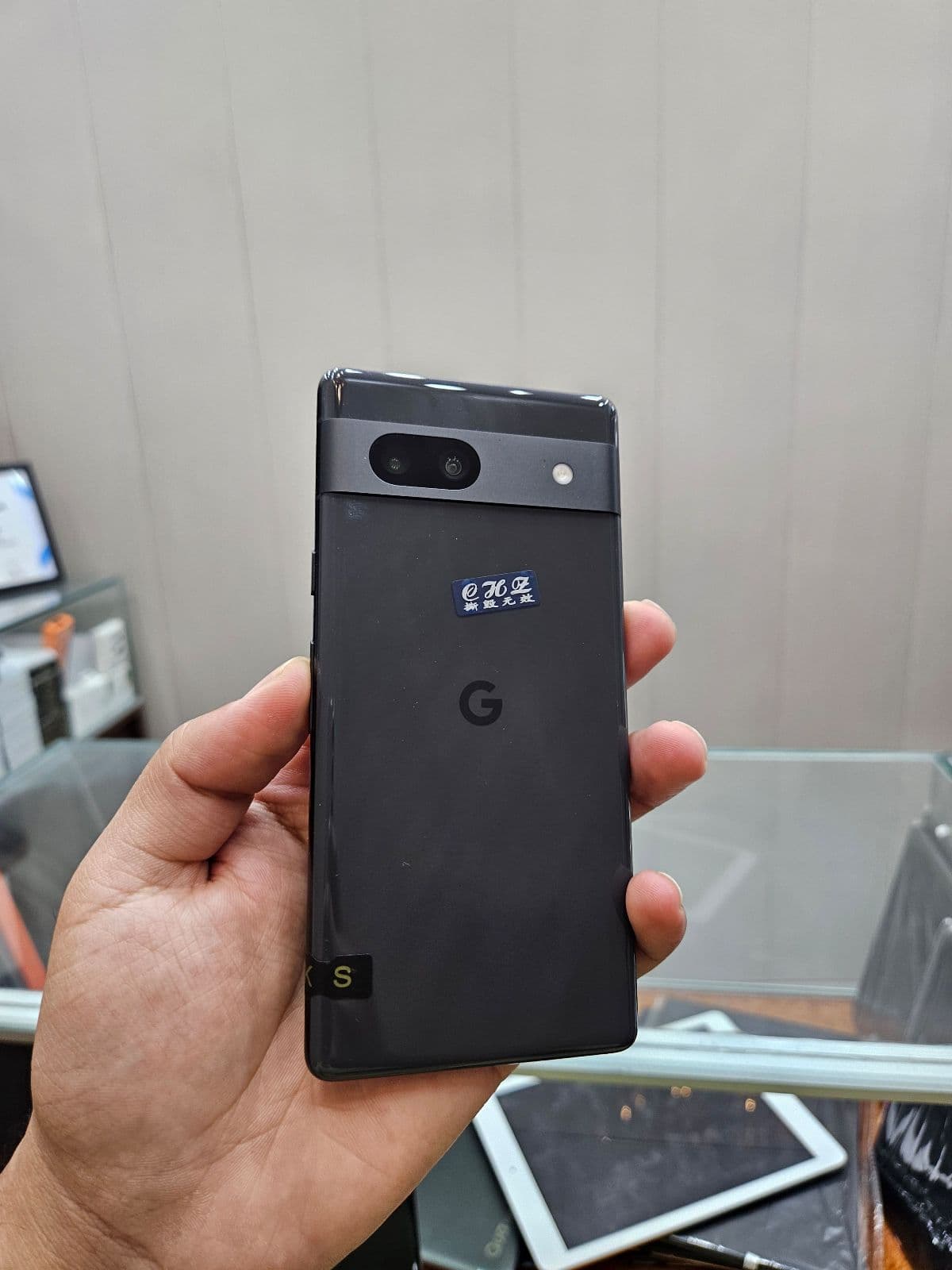 Google Pixel 7a 8GB / 128GB in Charcoal — photo 1