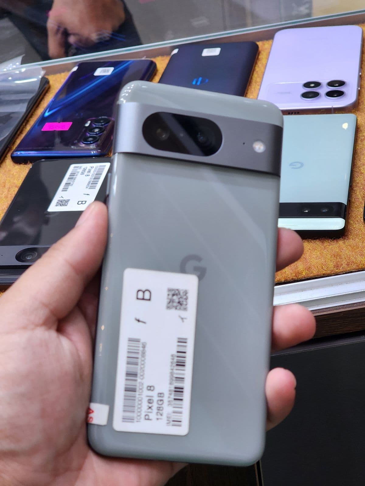 Google Pixel 8 8GB / 128GB in Hazel — photo 3
