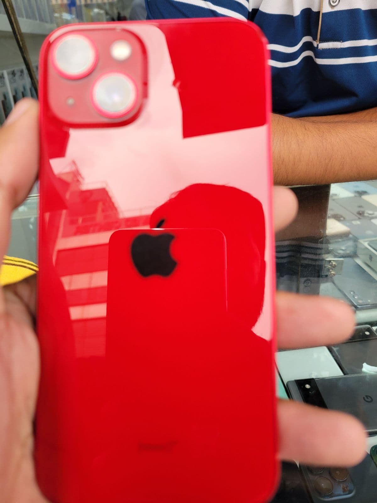 iPhone 13 · 128GB