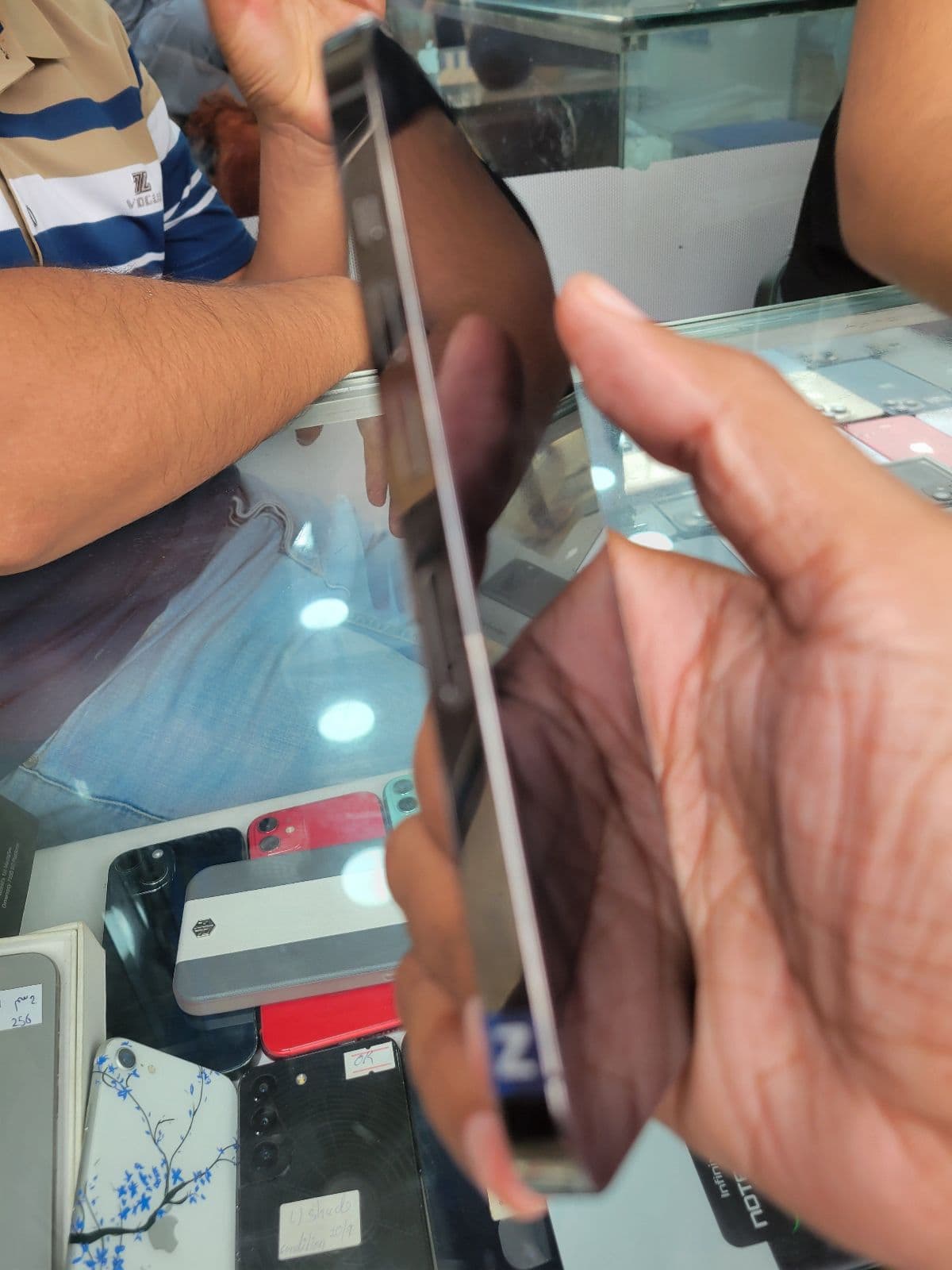 Apple iPhone 13 Pro 128GB in Graphite — photo 3