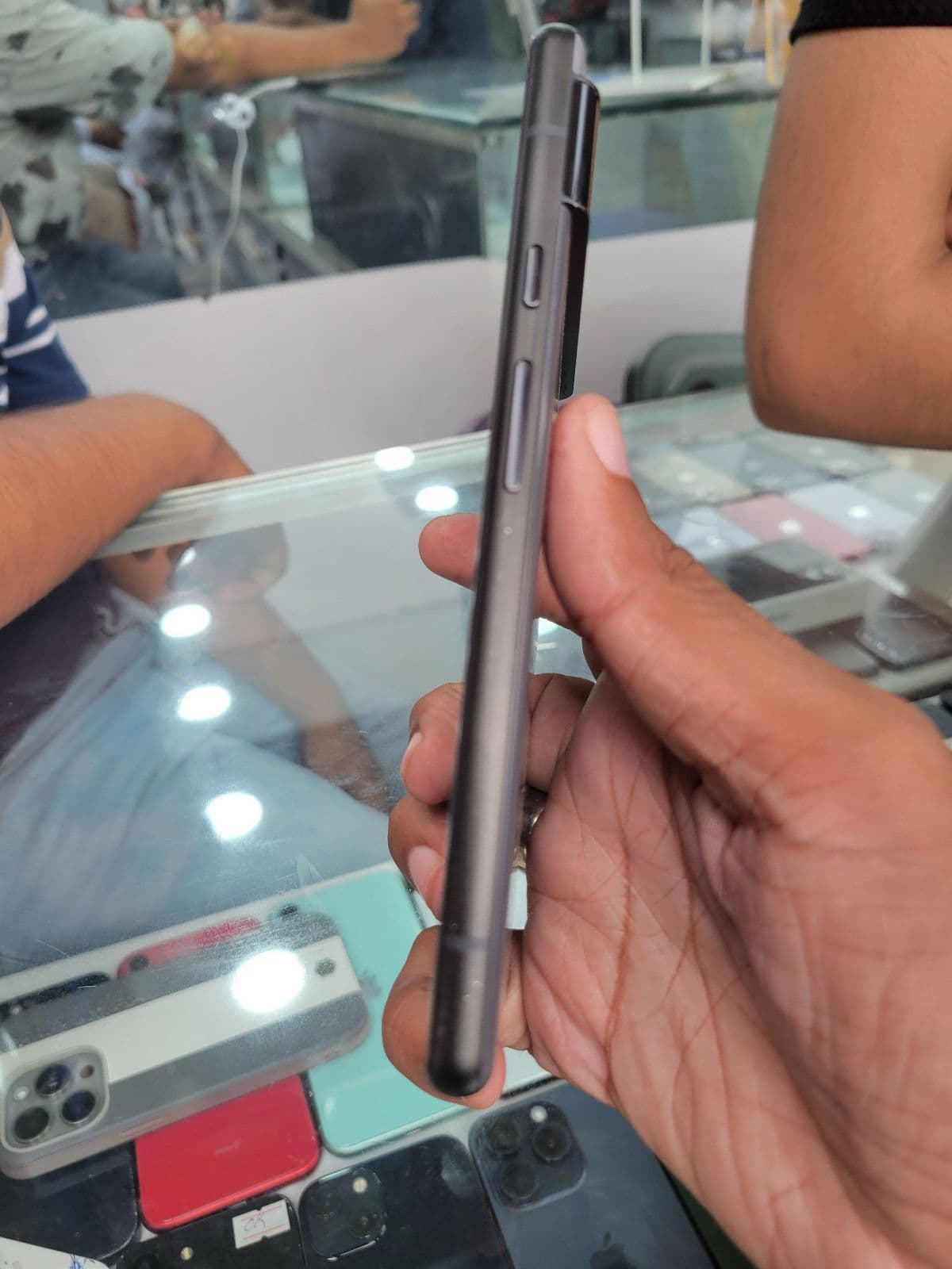 Google Pixel 6 8GB / 256GB in Stormy Black — photo 3