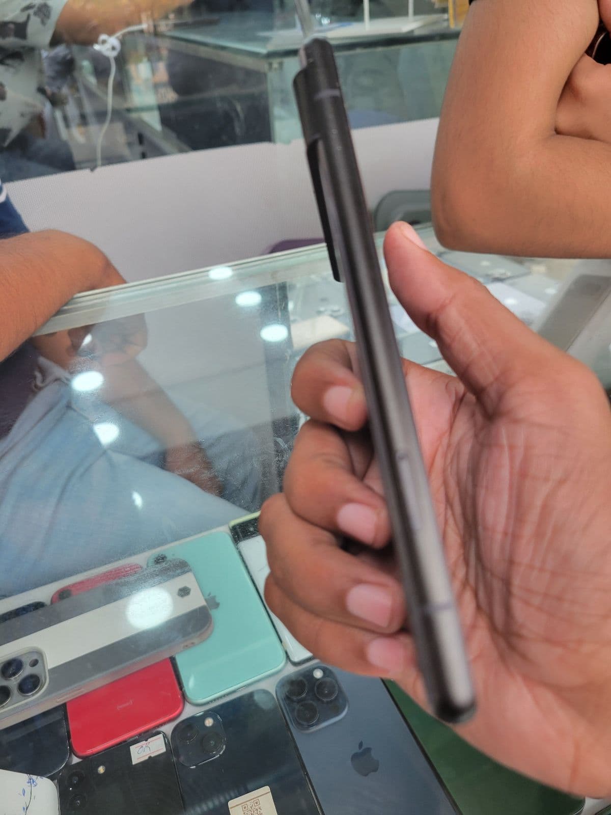 Google Pixel 6 8GB / 256GB in Stormy Black — photo 4