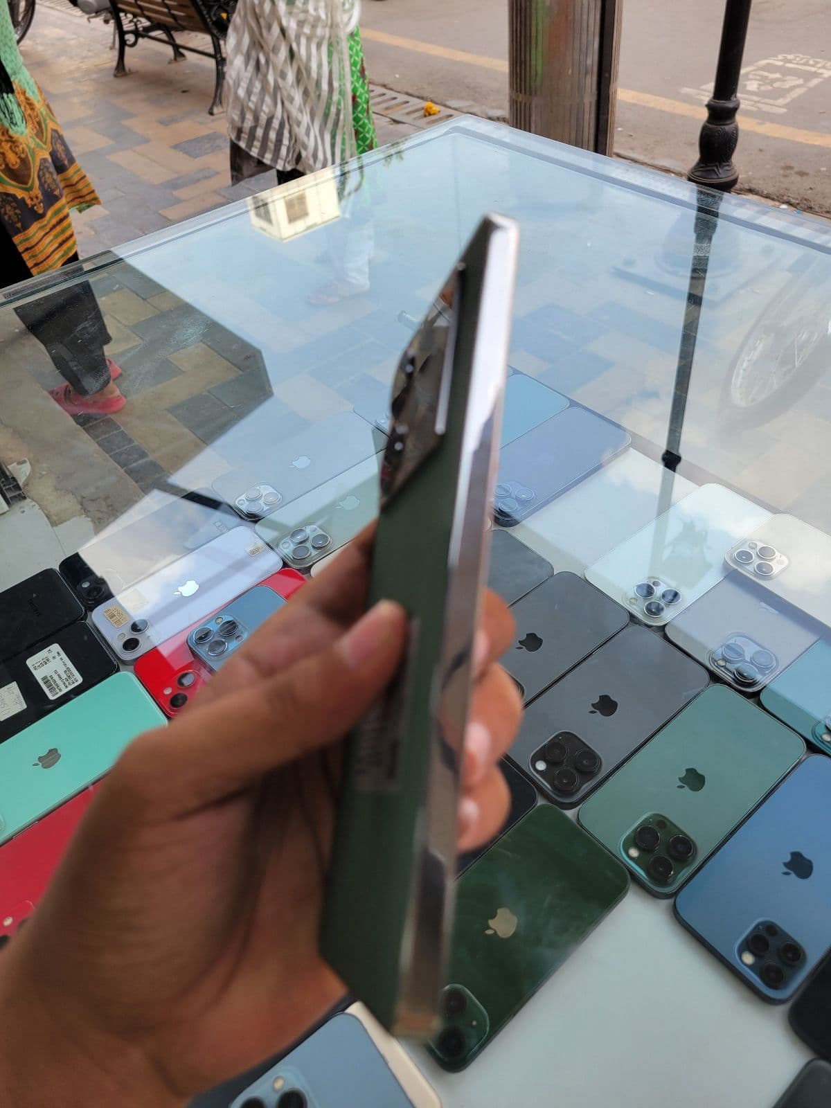 Infinix Note 40 8GB / 256GB in Titan Gold — photo 3