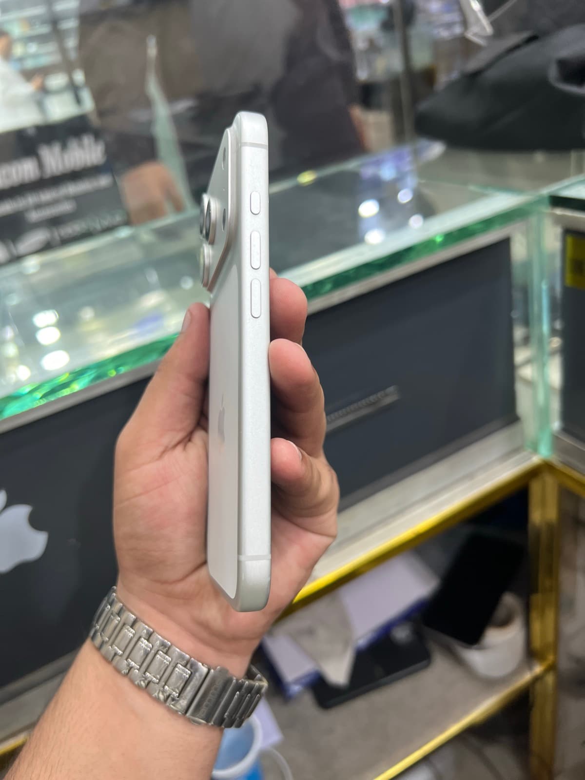 Apple iPhone 17 Pro 256GB in Silver — photo 5