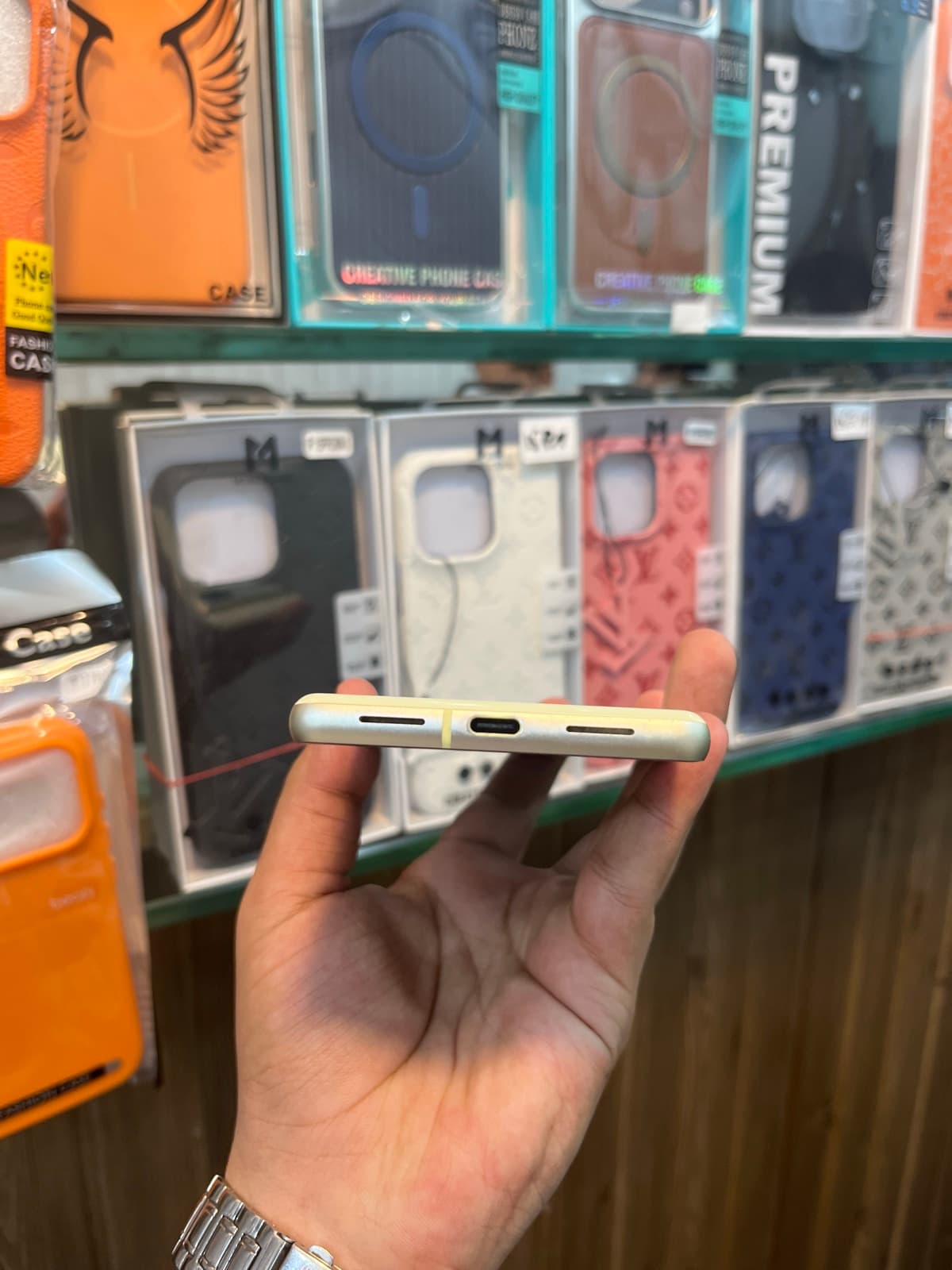 Google Pixel 7 8GB / 128GB in Lemongrass — photo 4